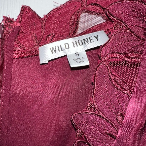 Red formal gown - Picture 6 of 8